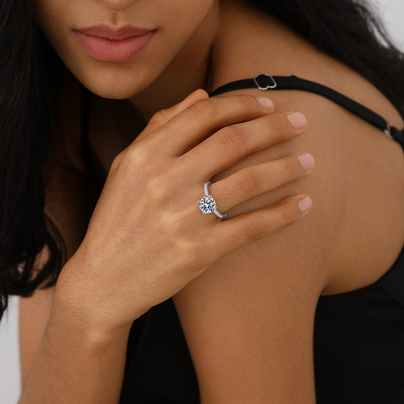 Round Cut Moissanite Engagement Ring Solitaire