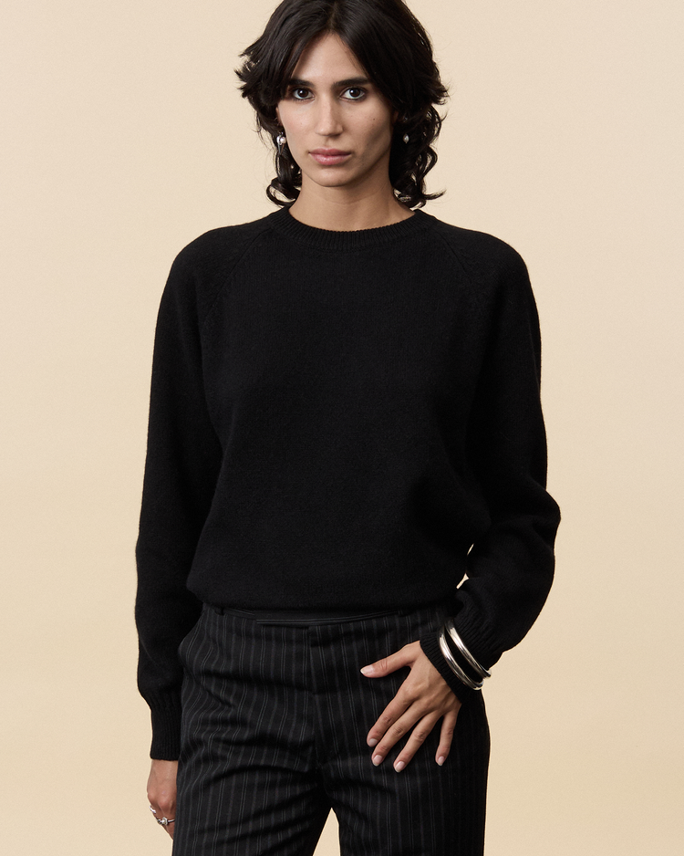 CREWNECK CASHMERE SWEATER